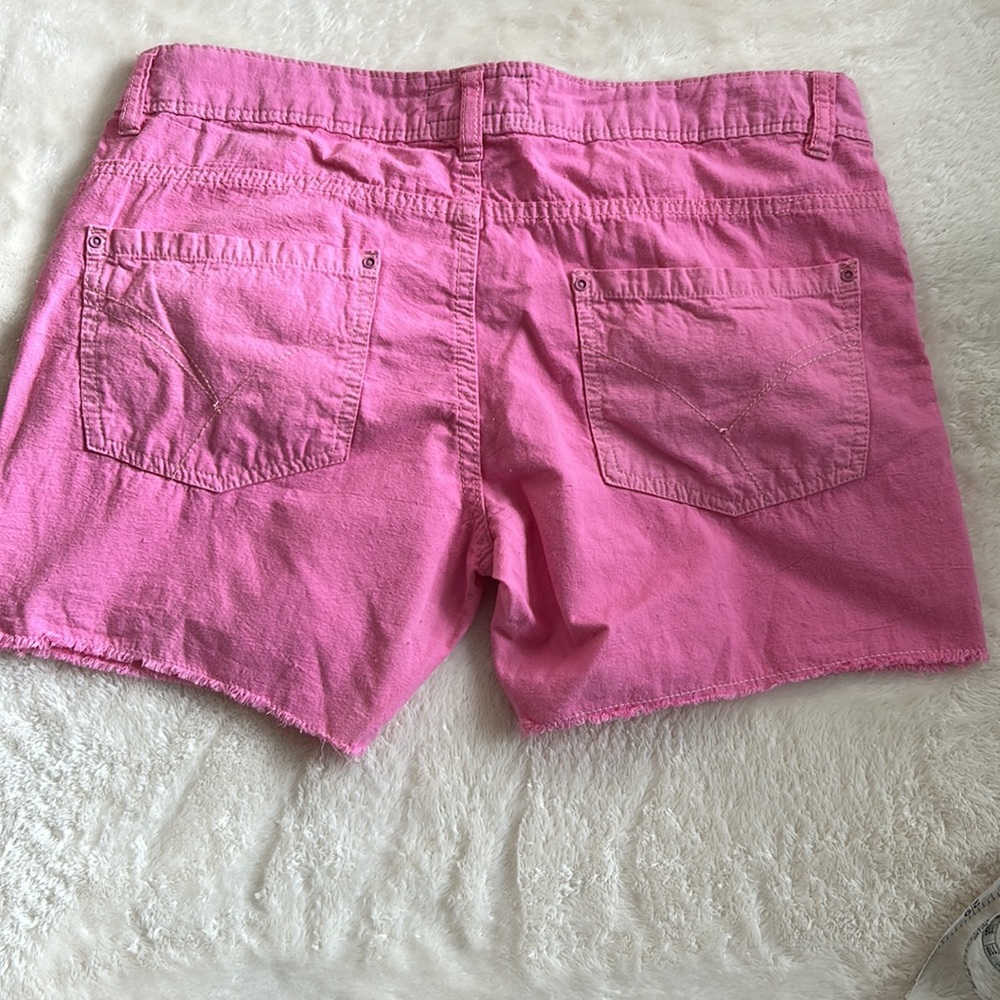 Pink Distressed Shorts - Picture 4 of 4